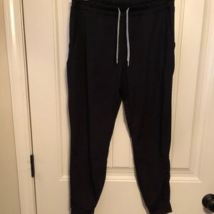 Vuori Performance Joggers- Small